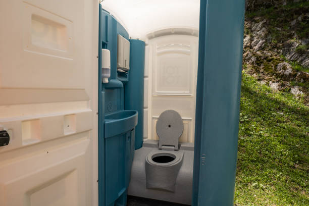 Best Portable bathroom rental  in East Ithaca, NY